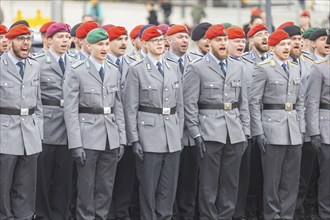 Public roll call of the Army Officers' School on Theatre Square: Bundeswehr honours and bids