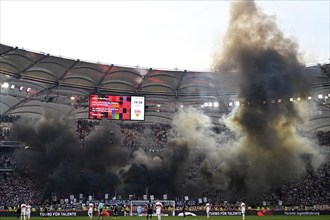 So-called black curve, dark, black clouds of smoke, protest, Ultras, Cannstatter Kurve, Bengalos,