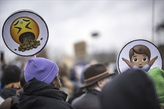 150, 000 people gather around the Bundestag in Berlin to build a human wall against the shift to