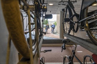 Bicycle car park at Utrecht Centraal railway station, Stationsplein, 3 underground levels, over 13,