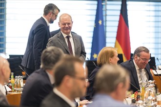 Olaf Scholz (Federal Chancellor, SPD) in front of the consultations at the Minister Presidents'