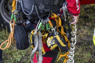 Equipment of the height rescuers of the Gelsenkirchen fire brigade, practising abseiling from a