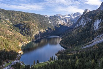 The Vordere Gosausee and the Dachstein mountains in autumn. The Gosaukamm on the right. View from a