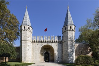 Salutation gate, main entrance to the Topkapi Palace, Istanbul, Turkey, Asia