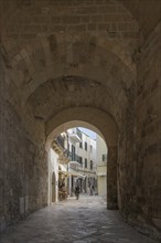 Alley in the old town centre, Otranto, Apulia, Southern Italy, Italy, Europe