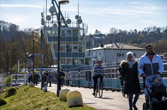 Lake Baldeney in Essen, Saturday, 04.04.20, closed-off regatta grandstands, otherwise hundreds of