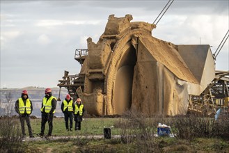 Start of the eviction of the hamlet Lützerath at the lignite mine Garzweiler 2, preparation for the