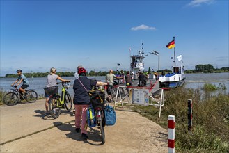 Ferry pier of the Rhine ferry Walsum-Orsoy, Rhine ferry to Duisburg Walsum, Rheinberg-Orsoy, North