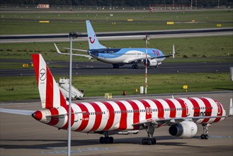 Düsseldorf Airport, TUIfly Boeing 737, Condor Boeing 757-300 on the taxiway