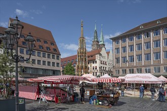 Nuremberg Main Market with Market Stalls and the Beautiful Fountain, Nuremberg, Middle Franconia,