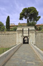 Historic city fortifications with Porte d'Italie, Place Armand Valle, city gate, city wall, Toulon,