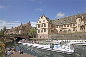 Musée historique, historical museum, stone arch bridge, Pont du Corbeau and Ancienne douane, old