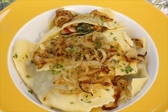 Swabian cuisine, Maultaschen, vegetarian, vegetable Maultaschen, vegetables in noodle dough,