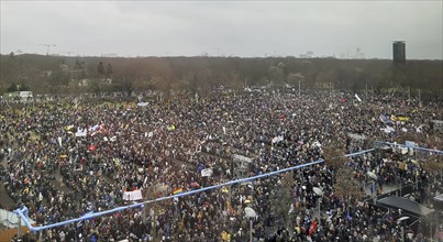 An alliance of initiatives and organisations has called for a demonstration and a human chain