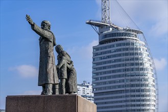 Skyline of Bremerhaven, The Emigrants Monument, The Emigrants, at Willy-Brand-Platz, at the