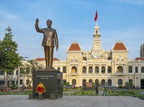 Ho Chi Minh Statue and City Hall, Saigon, Vietnam, Asia