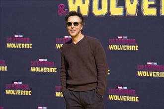 Shawn Levy (director), DEADPOOL & WOLVERINE (cinema release: 24.07.2024), red-yellow carpet at the