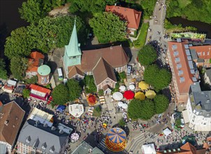 Aerial view, St. Petri and Pauli Church, city festival, fair, Bergedorf, Hamburg