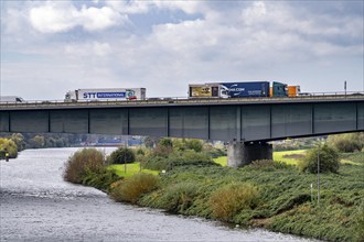 The Berlin Bridge, motorway A59, over the Duisburg port area, 1.8 km long, has a remaining useful