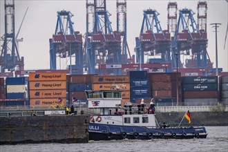 Port of Hamburg, HHLA Container Terminal Burchardkai, Athabaskakai, on the Elbe, pushed convoy,