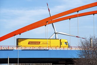 Motorway bridge of the A42 motorway, Emscher expressway, over the Rhine-Herne Canal heavy goods