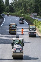 Renewal of the road surface on the A40 motorway between the Kaiserberg junction and Mülheim-Heißen,