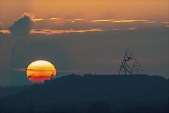 Slag heap landscape, Beckstrasse slag heap with the Tetraeder Bottrop, North Rhine-Westphalia,