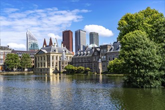 The Mauritshuis, historical art museum at the Binnenhof, seat of the Dutch government, Hofvijver