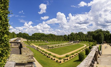 The Grosssedlitz Baroque Garden with the Friedrich Palace is located on a hill on the left bank of