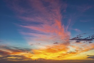 Sky at sunset, cloud, red, coloured, colouring, evening light, nature, natural, evening mood,