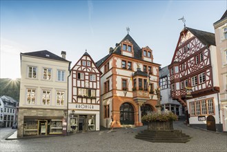 Market square with medieval half-timbered houses, Bernkastel-Kues, Moselle, Rhineland-Palatinate,