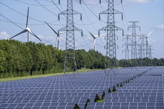 High-voltage power line route, the space underneath is used for a solar park over 5 km long, behind