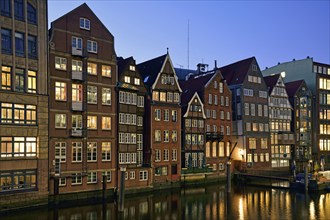 Europe, Germany, Hamburg, City, Nikolaifleet, evening mood canal side, backside of the historic