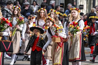 Parade of historically costumed guildsmen, Sechseläuten or Sächsilüüte, Zurich Spring Festival,