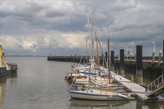 Sailing boats in the tidal or wet harbour, Wilhelmshafen, Lower Saxony, Germany, Europe