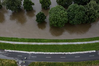 Ruhr floods near Mülheim-Menden, damage to the Ruhr dyke was sealed with large sand packs, flooded