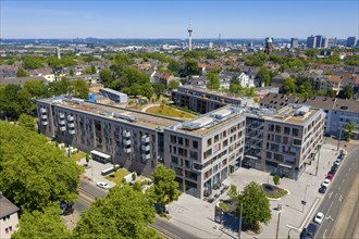 View over Essen-Holsterhausen, Holsterhauser Platz, to the north, to the skyline of the city