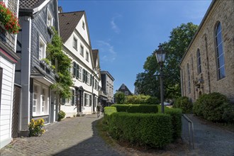 The old town centre of Essen-Kettwig, row of houses at the Marktkirche, Martin-Luther-Platz, Essen