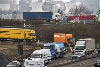 Heavy traffic at the Herne motorway junction, A42 and A43, major roadworks, many lorries, narrow,