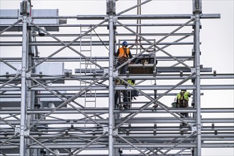 Construction of a high-bay warehouse, storage system for high space utilisation, in steel