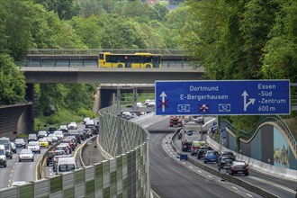 Motorway construction site on the A52 in Essen, complete refurbishment of the carriageways in both