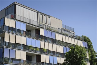 Residential building with sun protection, Monumentenstraße, Schöneberg, Tempelhof-Schöneberg,