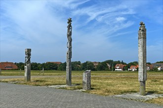 Wooden sculptures Dalbenspross I, II, III, Artist Bernd Finkenwirth, Island Spiekeroog, East