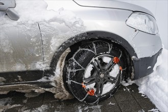 Car snow chains