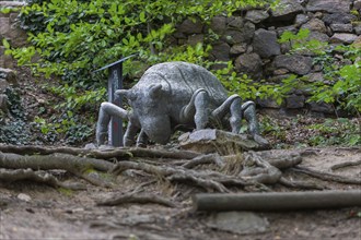 A phylloxera sculpture adorns the Historic Forest Route. Mia Stolle, a student of theatre sculpture