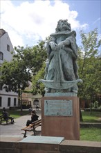 Monument to the medieval knight Reinbold Liebenzeller, sculpture, inscription, Grande Île,