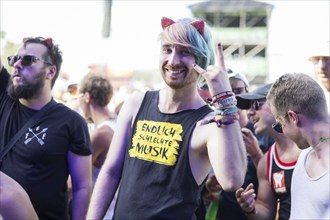 Fan with shirt Finally bad music at the Highfield Festival on Saturday, Störmthaler See, 17.08.2024