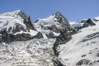 La Jonction, glacier tongue, Glacier des Bossons meets Glacier de Taconnaz, summit of Mont Maudit