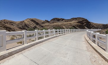 Bridge over the Kuiseb River, C14 on the road, Namibia, Africa