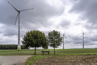 Wind farm north-east of Bad Wünnenberg, field path with park bench, North Rhine-Westphalia,